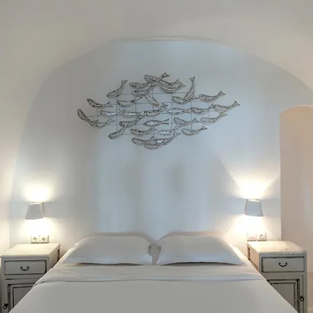 Hotel Pearl On The Cliff & By Pearl Collection Imerovigli